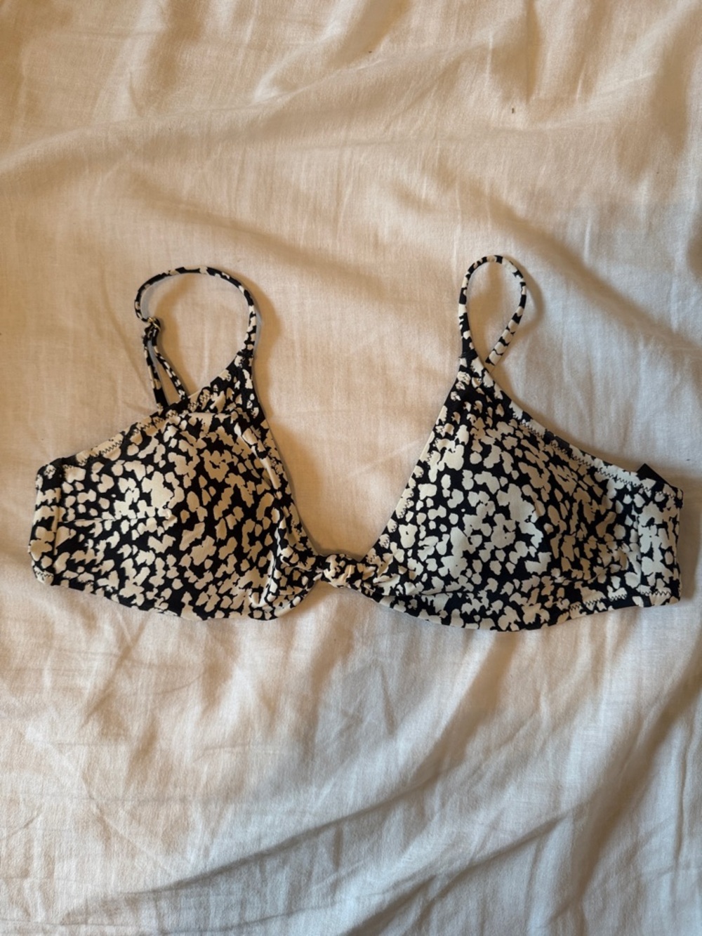 H&M Black and Cream Patterned Bikini Top